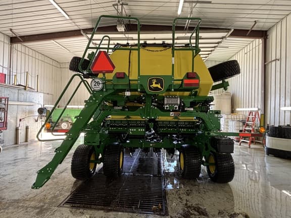 Image of John Deere N530C equipment image 4