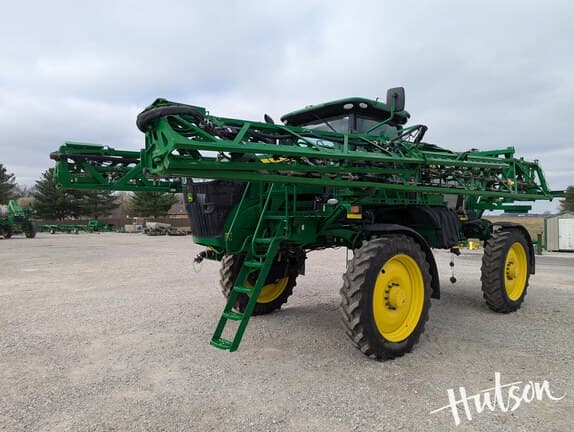Image of John Deere R4030 equipment image 1