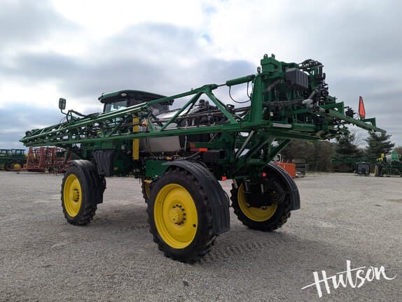 Image of John Deere R4030 equipment image 4