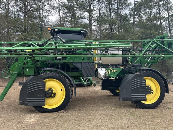 Image of John Deere R4030 equipment image 1