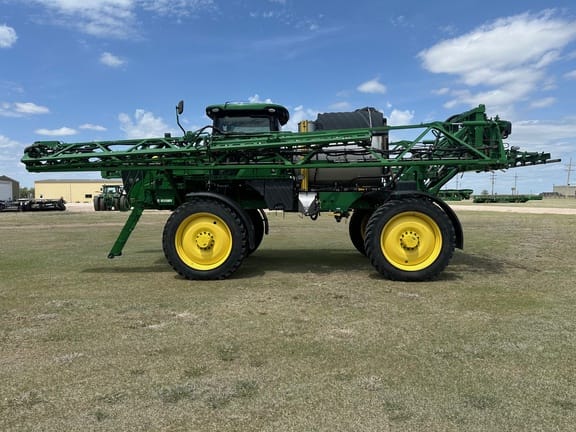 2021 John Deere R4044 Equipment Image0