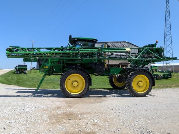 Image of John Deere R4044 equipment image 1