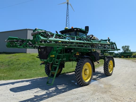 Image of John Deere R4044 equipment image 3