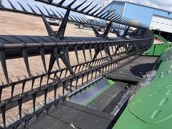 Image of John Deere RD35F equipment image 4