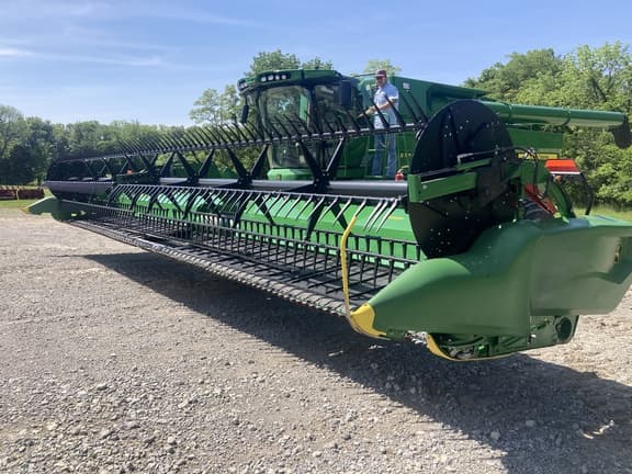 Image of John Deere RD40F Primary image