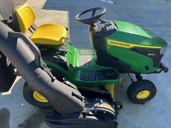 Image of John Deere S240 equipment image 3