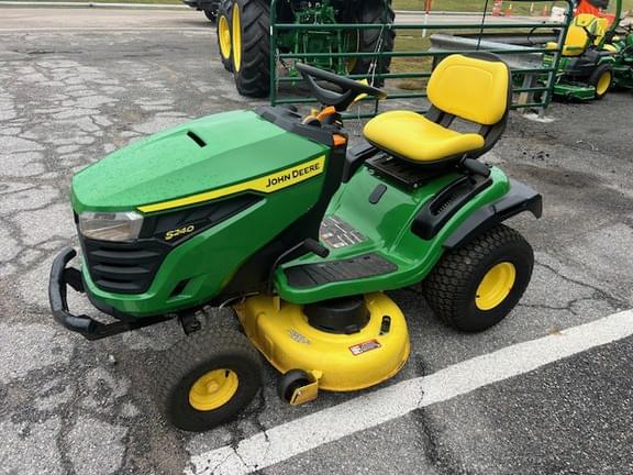 Image of John Deere S240 equipment image 1