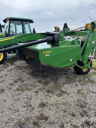 Image of John Deere S250 equipment image 1
