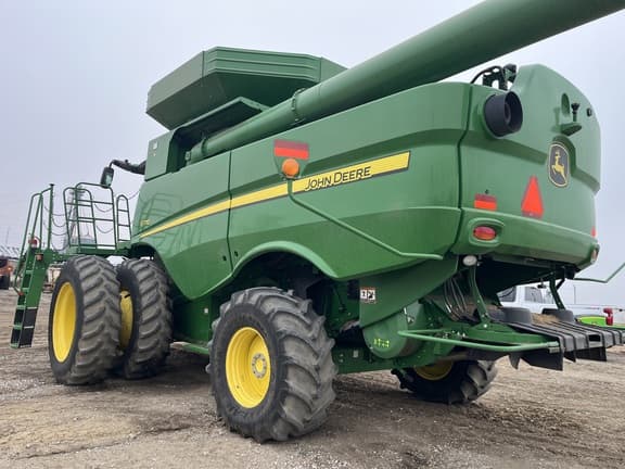 Image of John Deere S770 equipment image 2