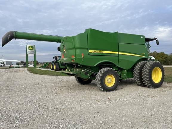 Image of John Deere S770 equipment image 2