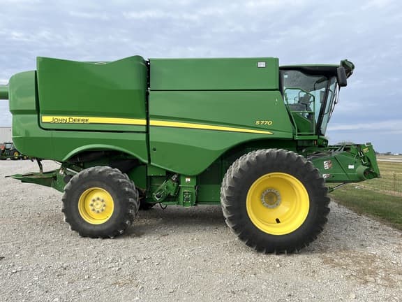Image of John Deere S770 equipment image 1