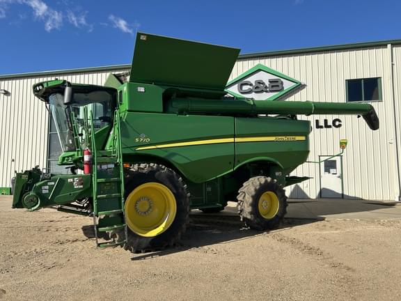 Image of John Deere S770 equipment image 1