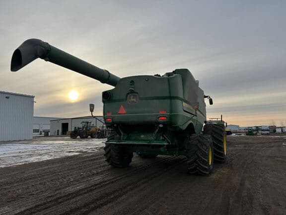 Image of John Deere S770 equipment image 3