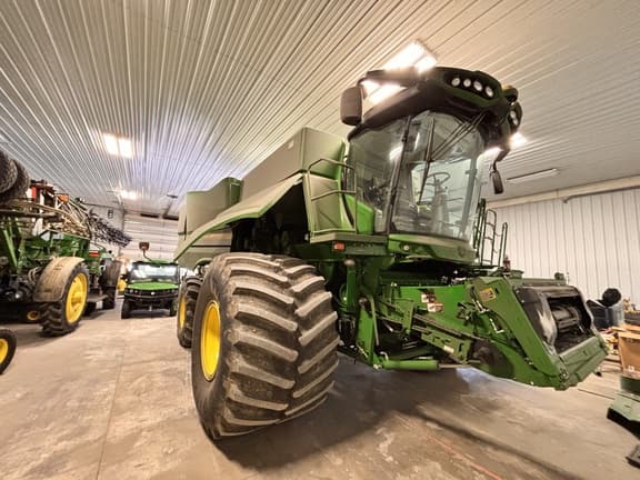 Image of John Deere S770 equipment image 1