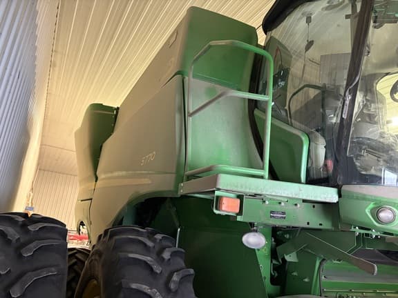 Image of John Deere S770 equipment image 4