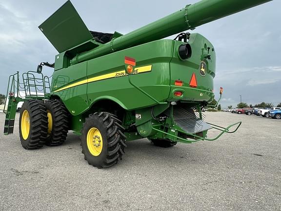 Image of John Deere S770 equipment image 2