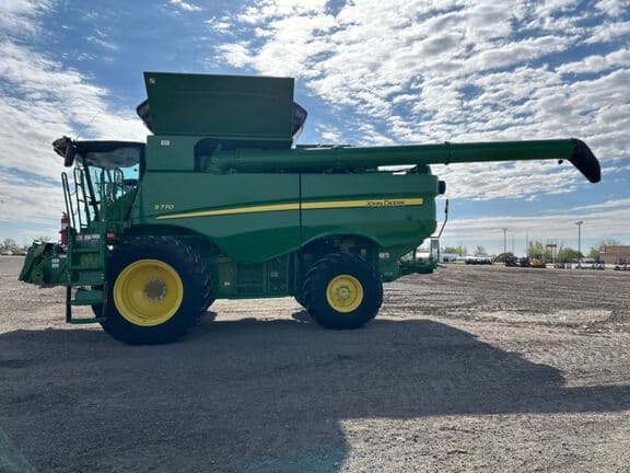 Image of John Deere S770 equipment image 1
