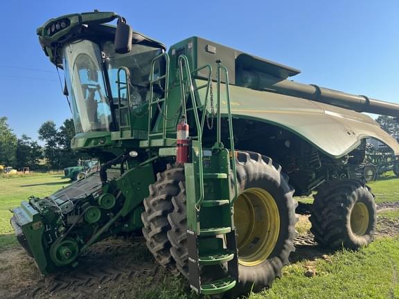 Image of John Deere S780 equipment image 1