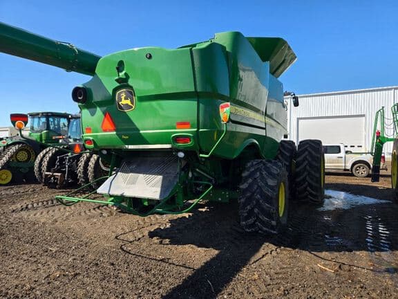 Image of John Deere S780 equipment image 1