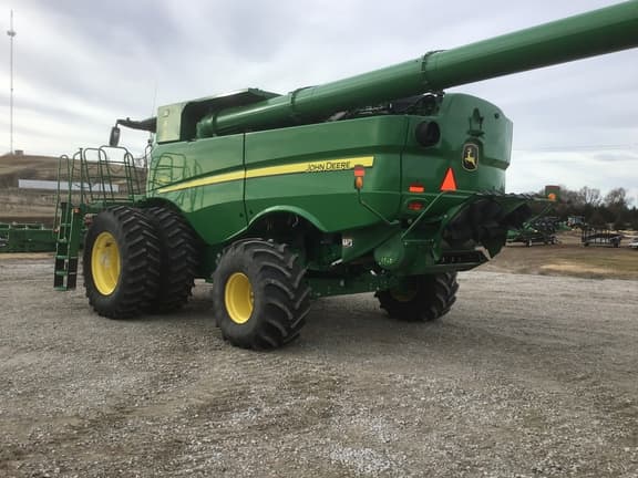 Image of John Deere S780 equipment image 4