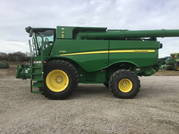 Image of John Deere S780 equipment image 2