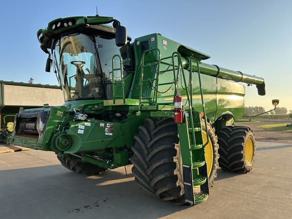 Image of John Deere S780 Primary image