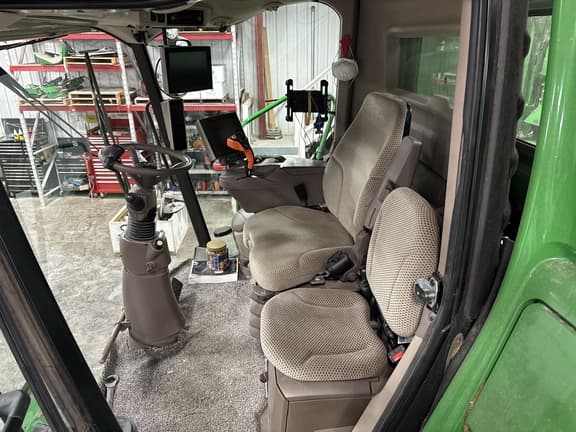 Image of John Deere S780 equipment image 1