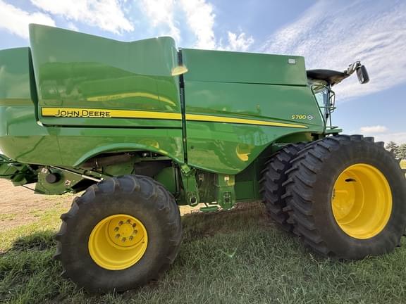 Image of John Deere S780 equipment image 3