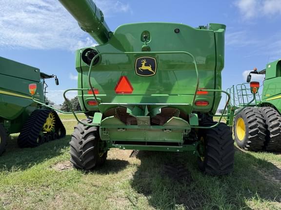 Image of John Deere S780 equipment image 1