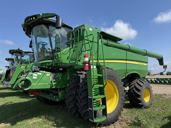 Image of John Deere S780 equipment image 4