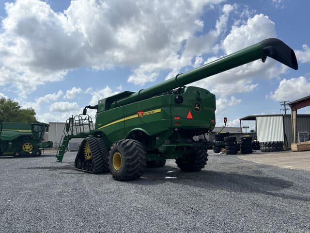 Image of John Deere S780 equipment image 2