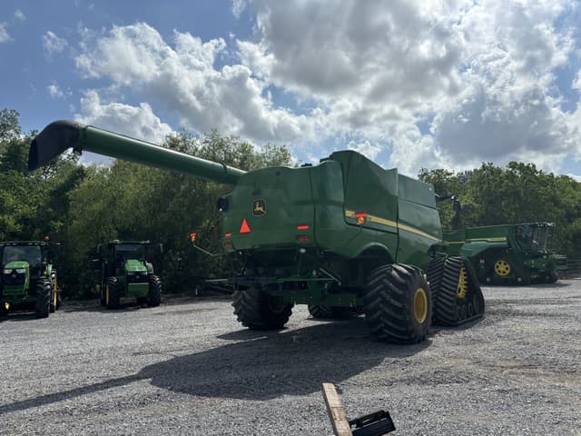 Image of John Deere S780 equipment image 4