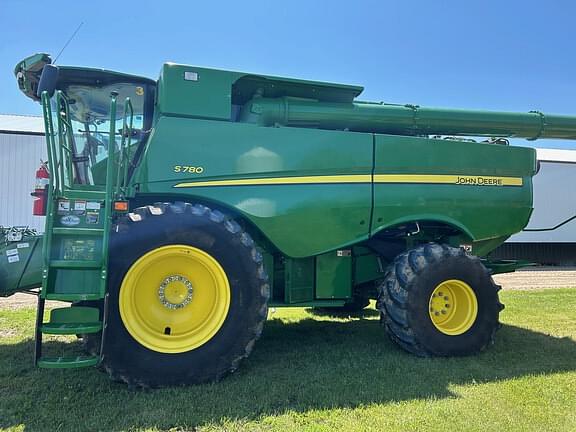 Image of John Deere S780 equipment image 1