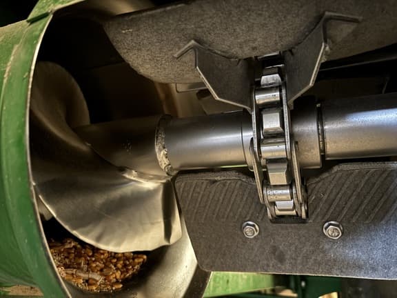 Image of John Deere S780 equipment image 2