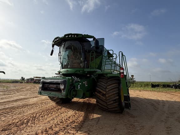 Image of John Deere S780 equipment image 1