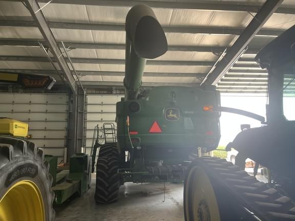 Image of John Deere S780 equipment image 4