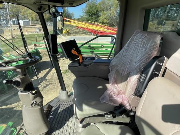 Image of John Deere S780 Image 0