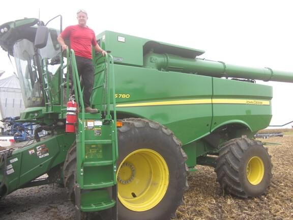 Image of John Deere S780 equipment image 1