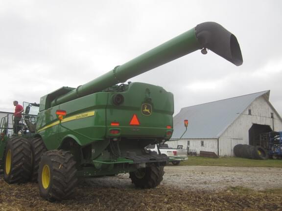 Image of John Deere S780 equipment image 4