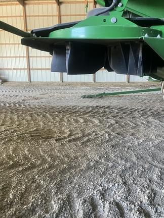 Image of John Deere S780 equipment image 4
