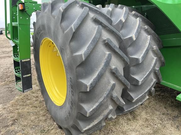 Image of John Deere S780 equipment image 2