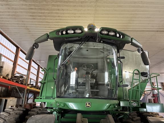 Image of John Deere S790 equipment image 2