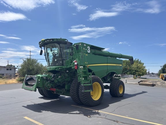 2021 John Deere S790 Equipment Image0