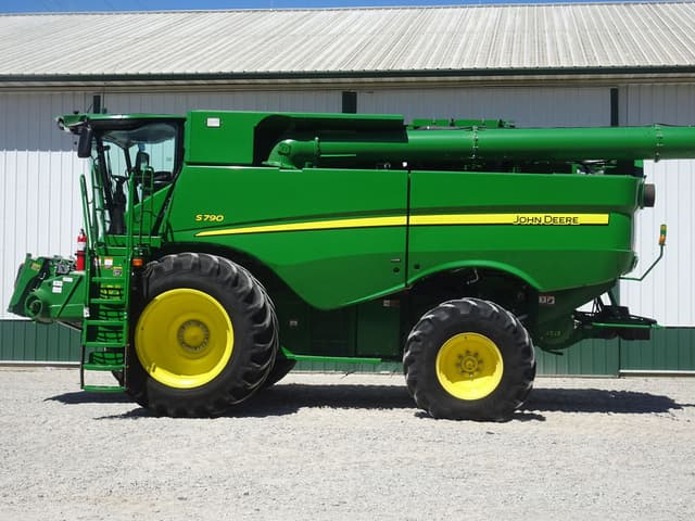 Image of John Deere S790 equipment image 2