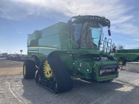 2021 John Deere S790 Equipment Image0