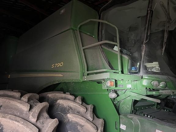 Image of John Deere S790 equipment image 1