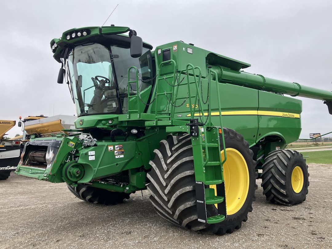 Image of John Deere S790 Primary image