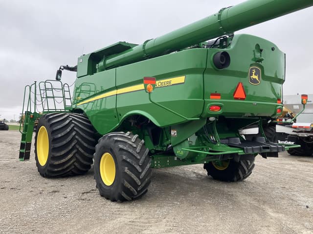 Image of John Deere S790 equipment image 2