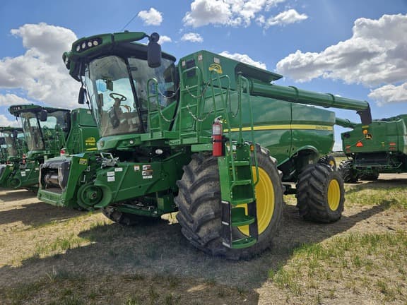Image of John Deere S790 equipment image 2