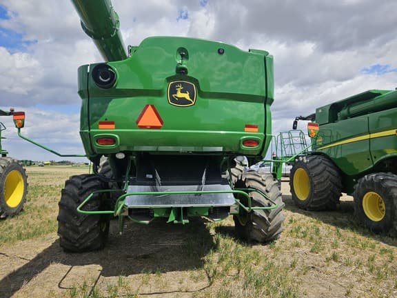 Image of John Deere S790 equipment image 4